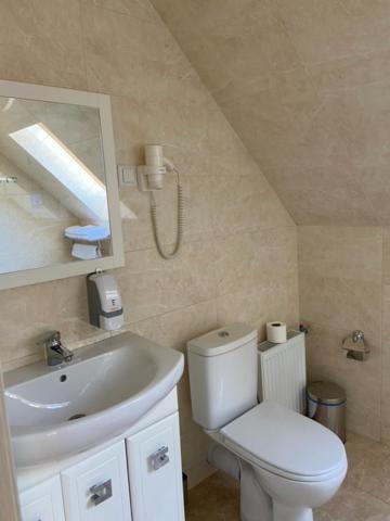 Готель Едем Hadiach Exterior foto